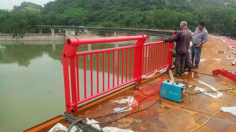 浙江舟山桥梁景观护栏安装